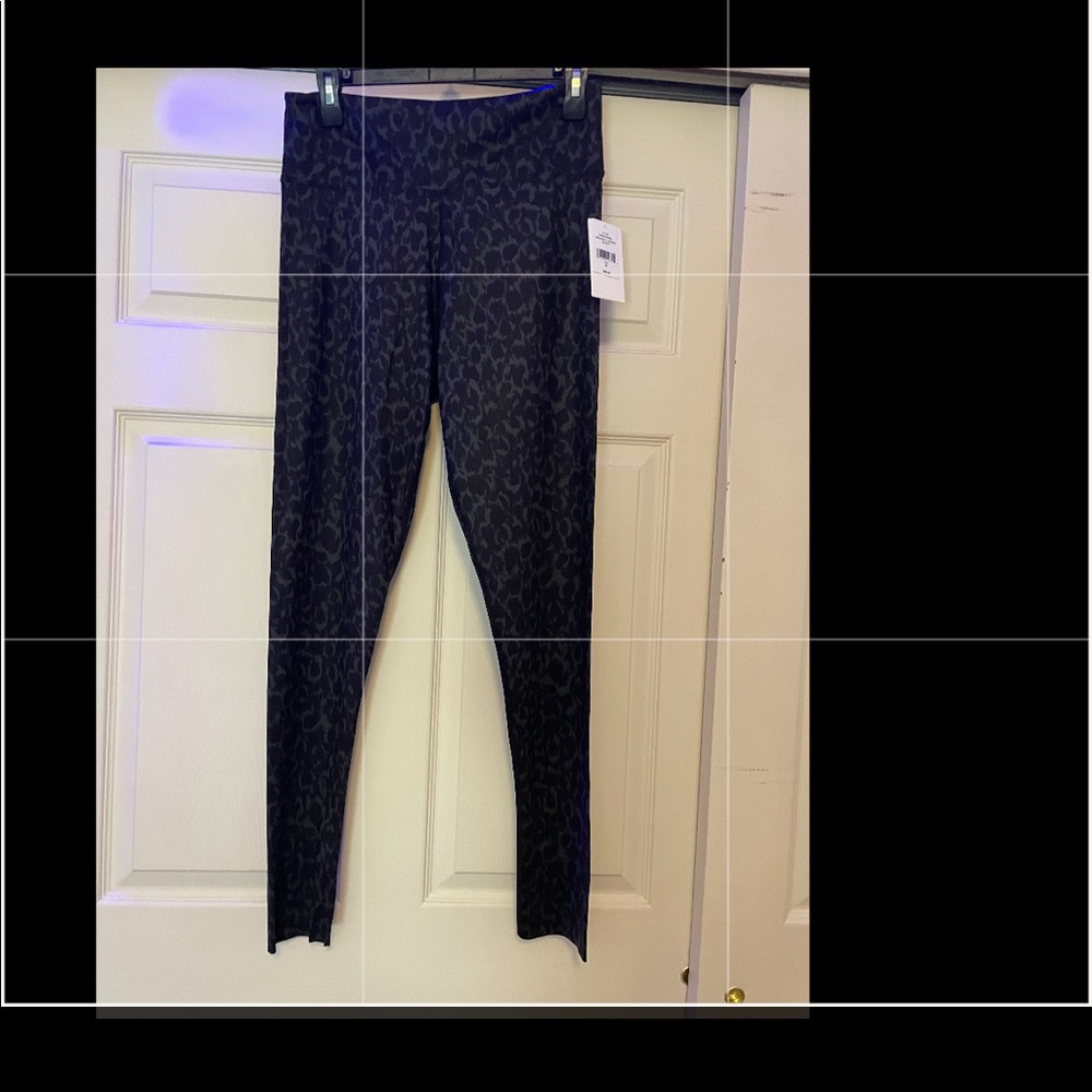 Brand New Halston Black Leopard Leggings🫶🏼